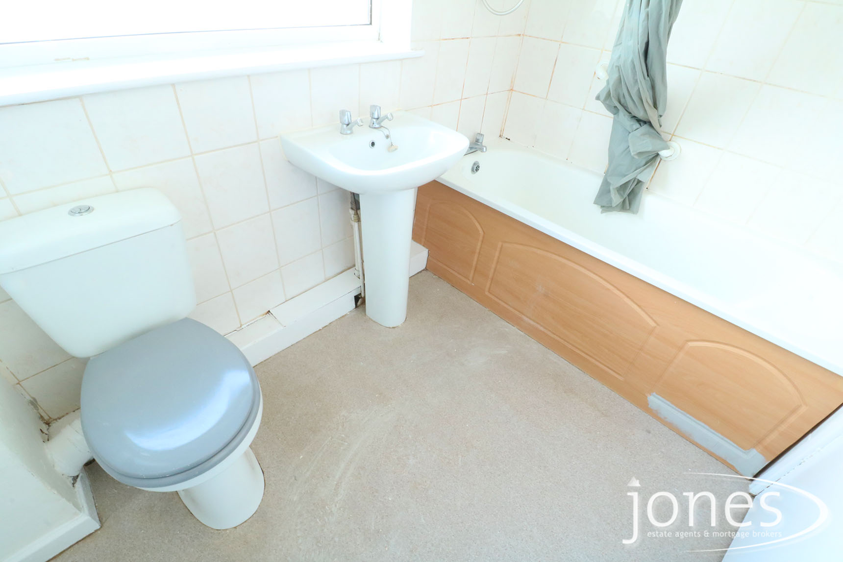 Home for Sale Let - Photo 08 Crawcrook Walk, Hardwick, Stockton on Tees, TS19 8PX