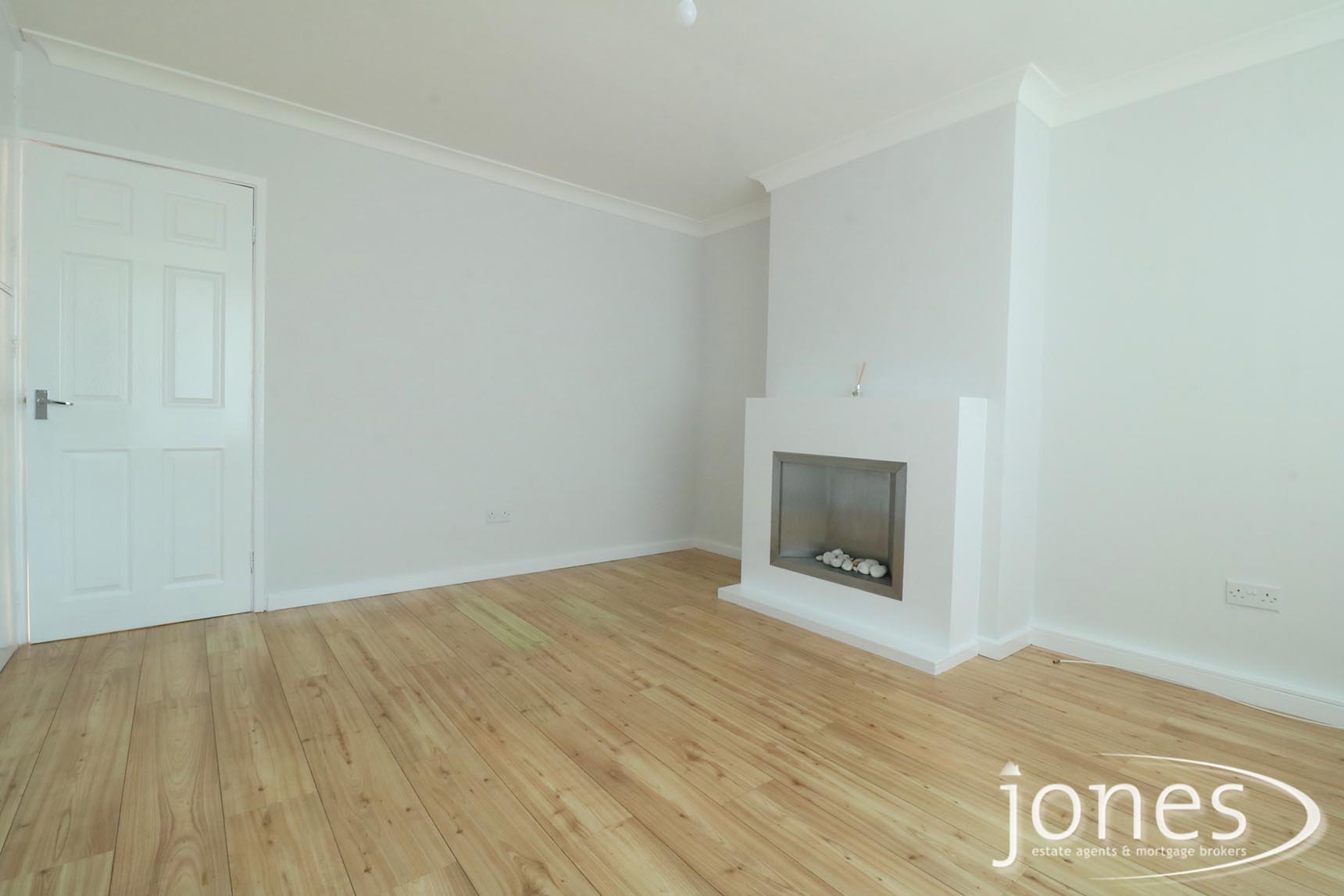 Home for Sale Let - Photo 03 Kininvie Walk, Stockton on Tees,TS19 8DD