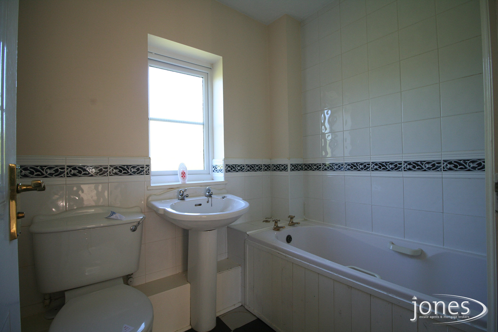 Home for Sale Let - Photo 08 Honey Way, Stockton on Tees, TS19 0JB
