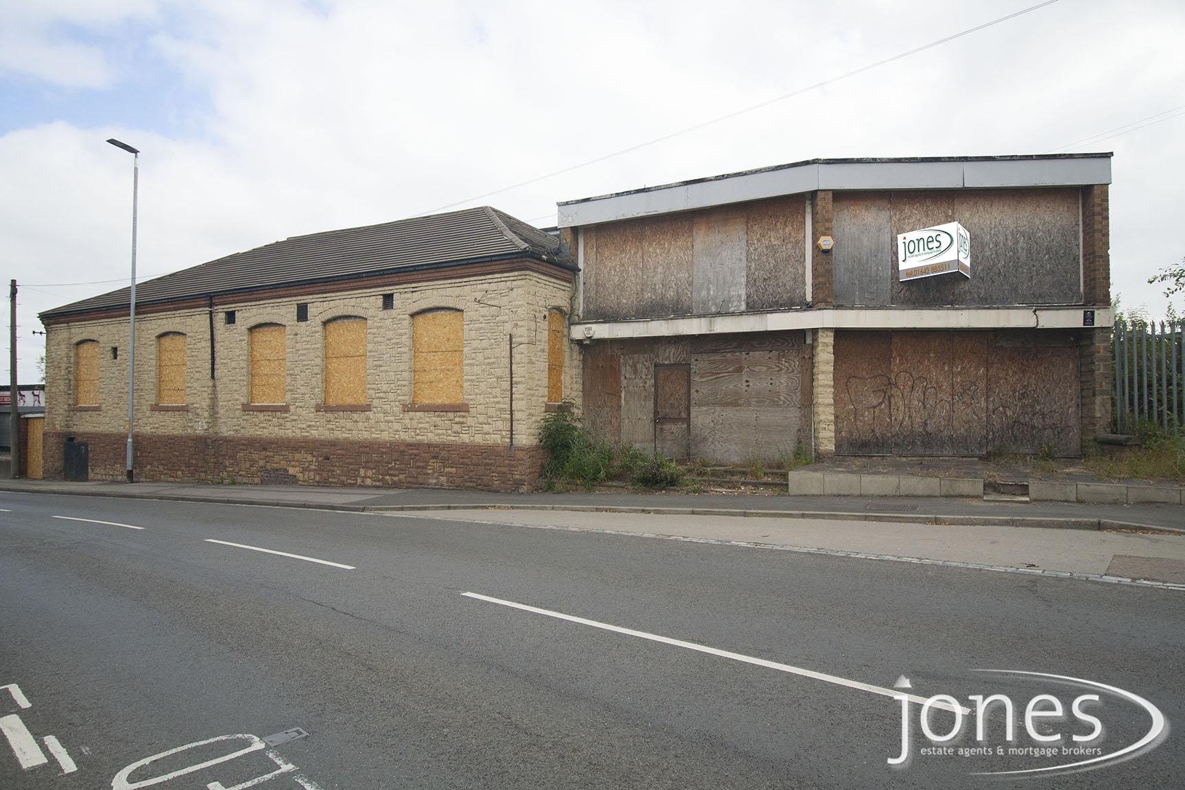 Jones Estate Agents offer a property For Sale in Durham Road, Stockton